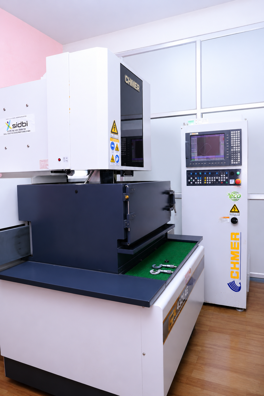 Cylindrical grinding machine in operation